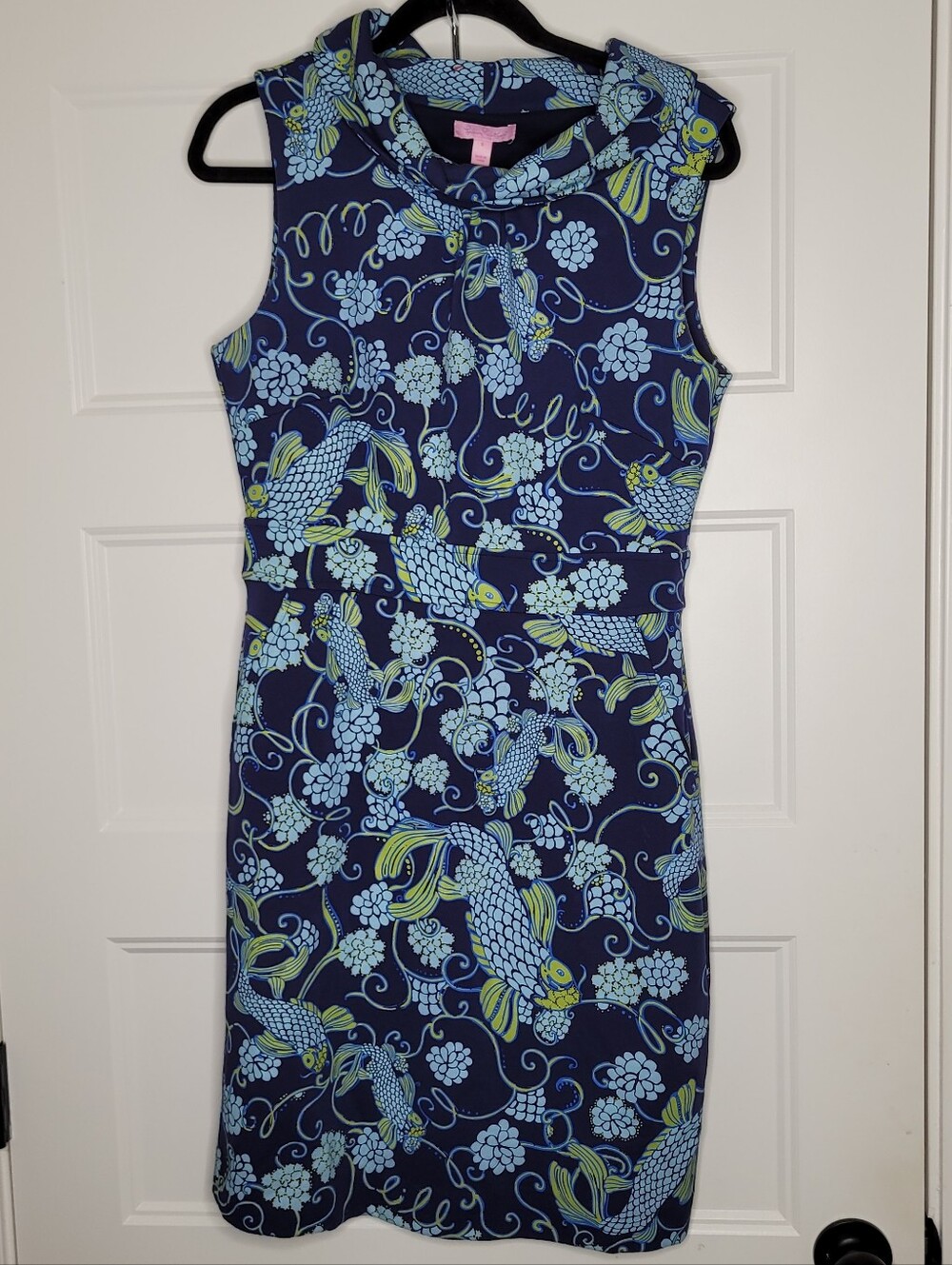 navy blue Lilly Pulitzer Don't Be Koi Dress in a size 6